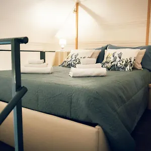 https://la-casa-del-poeta-catania.catania-hotels.net
